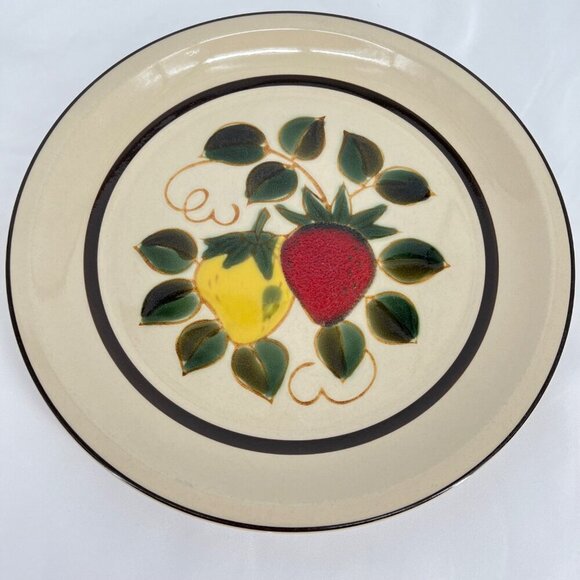 Vintage Strawberries Stoneware 1970 Harmony House Dinner Salad Plate Set - Picture 2 of 9